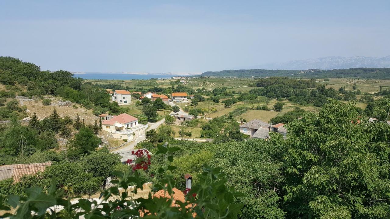 Apartment Cernesa Ražanac エクステリア 写真