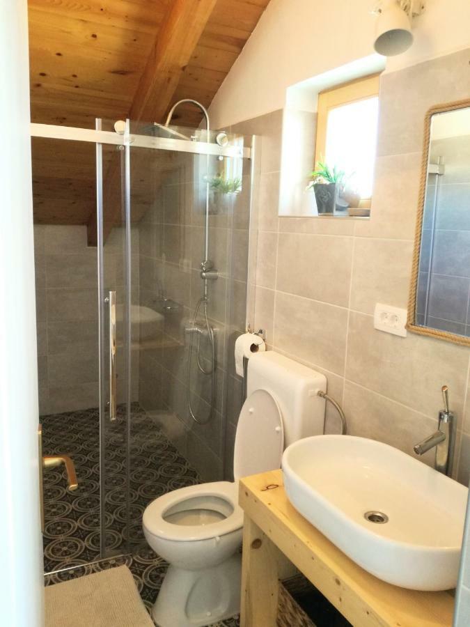 Apartment Cernesa Ražanac エクステリア 写真